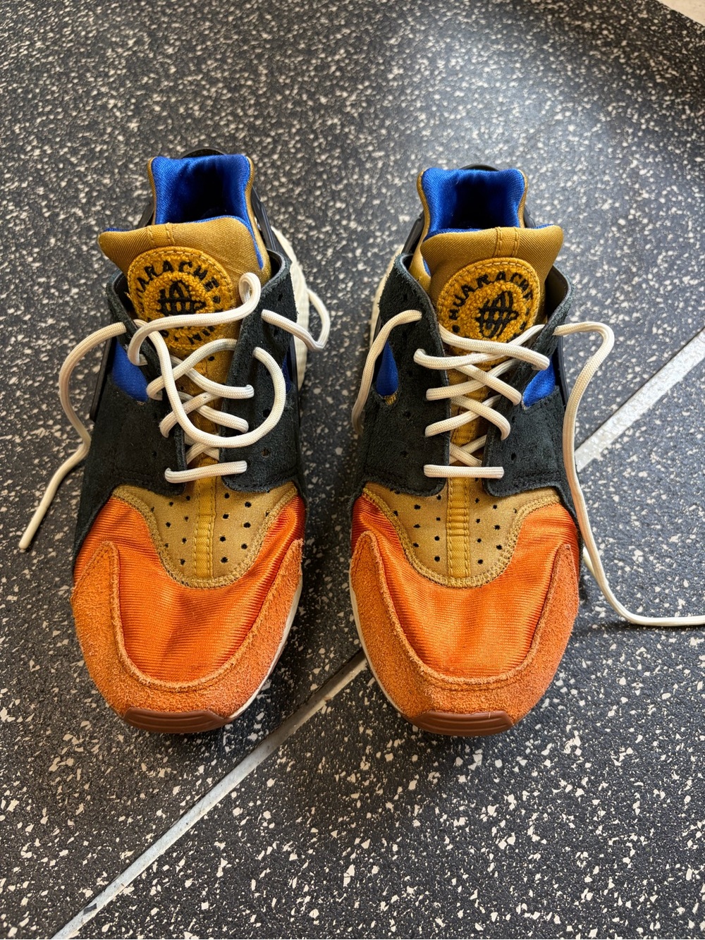 Women’s Nike Air Hurache 8.5